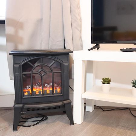 Cosy Studio With Kitchenette And Private Bathroom - 15Mins To Central London! Bagian luar foto