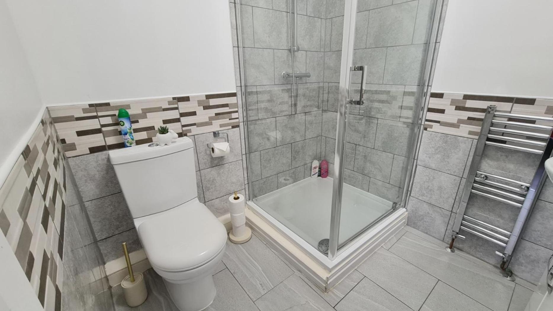 Cosy Studio With Kitchenette And Private Bathroom - 15Mins To Central London! Bagian luar foto
