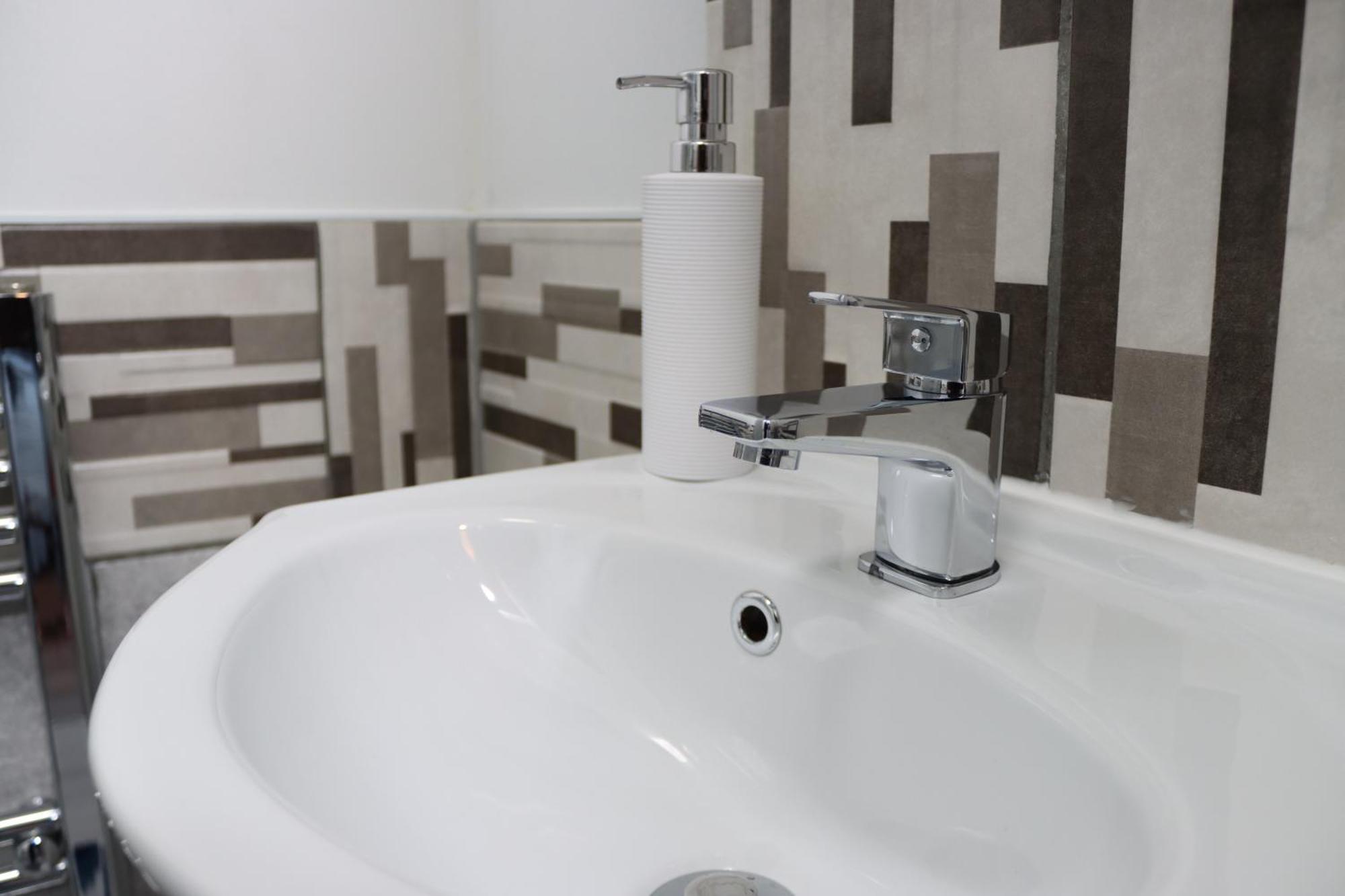 Cosy Studio With Kitchenette And Private Bathroom - 15Mins To Central London! Bagian luar foto