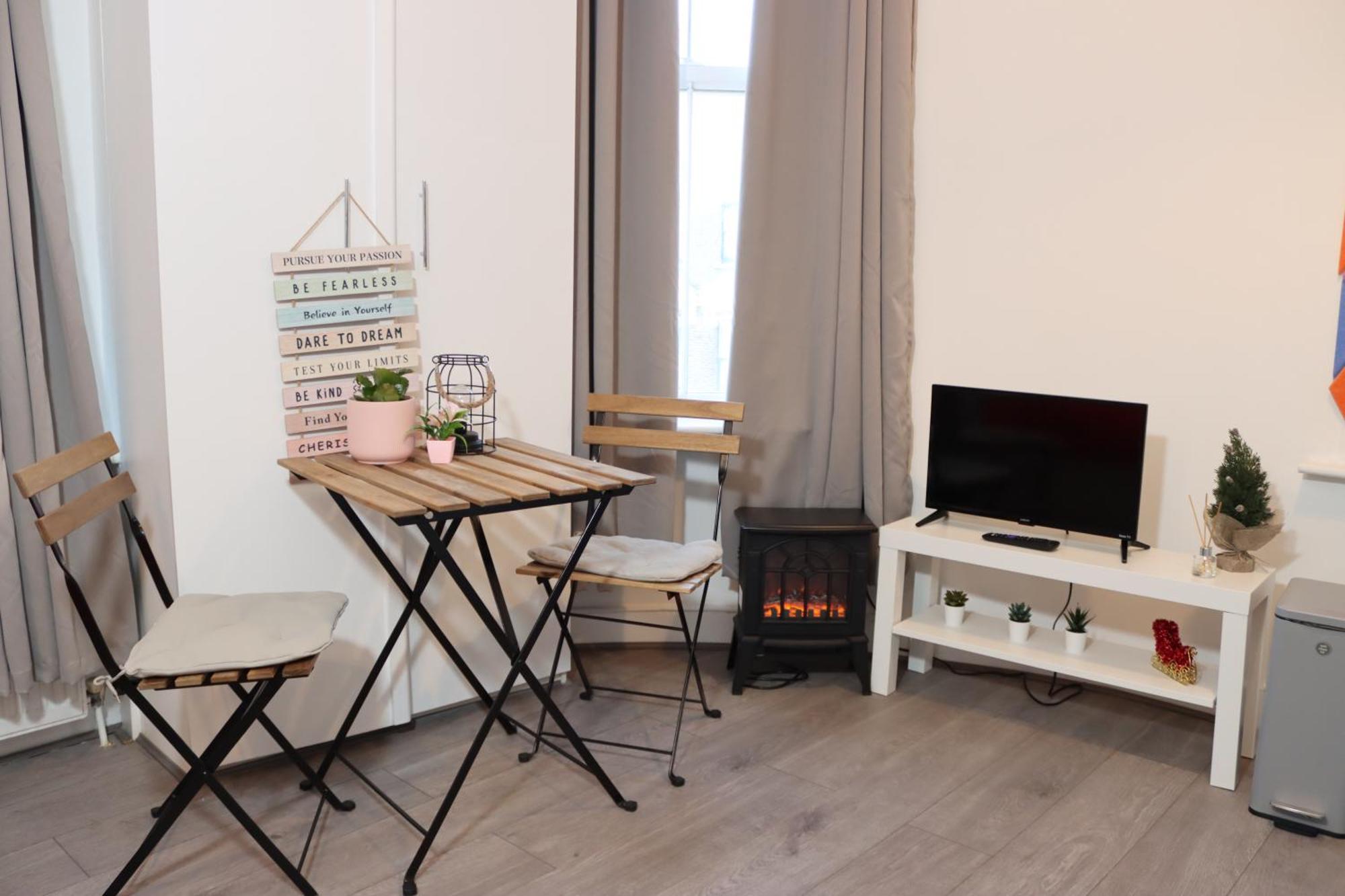 Cosy Studio With Kitchenette And Private Bathroom - 15Mins To Central London! Bagian luar foto